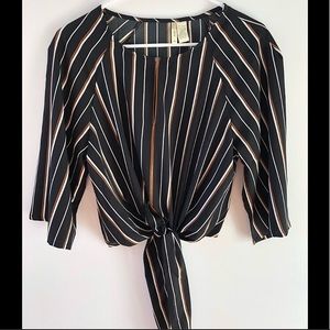 ❣️Silky Striped Blouse w/Tie Front❣️